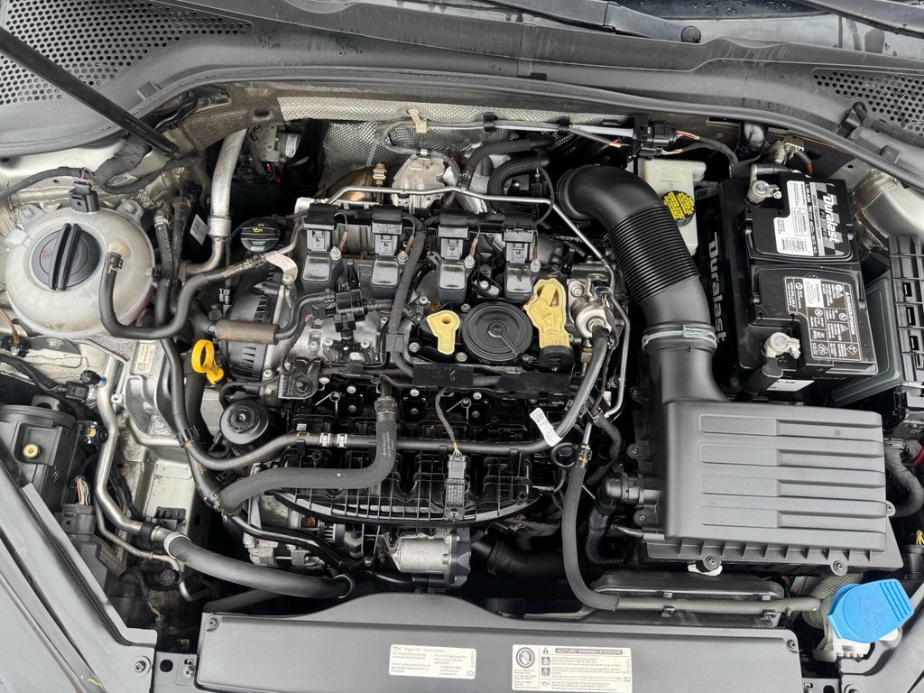 Used 2017 Volkswagen Golf S image 27