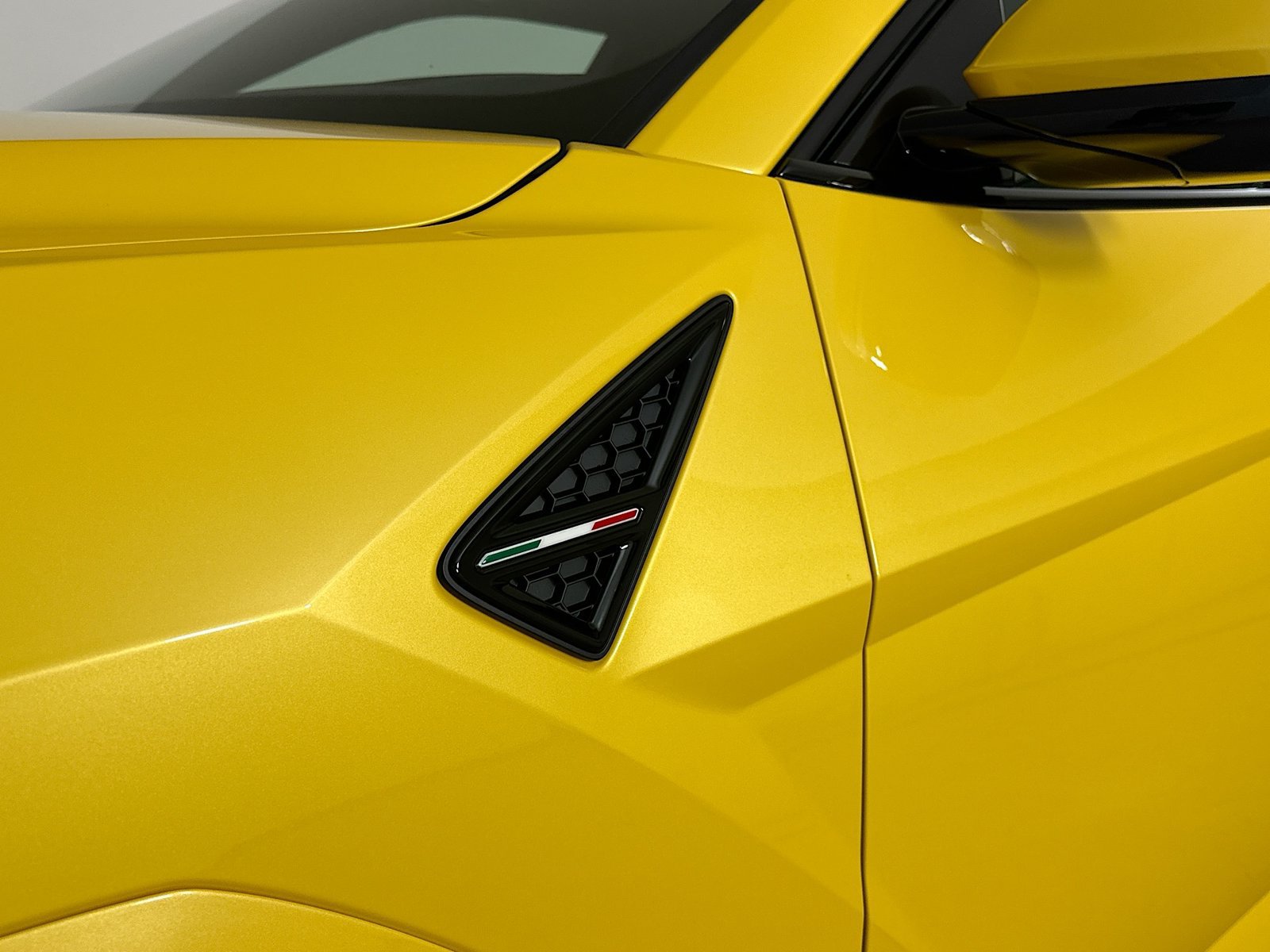 Used 2025 Lamborghini Urus S AWD/4WD image 50