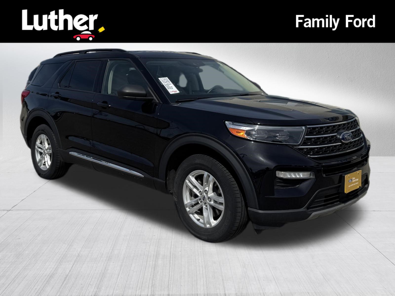 Certified 2023 Ford Explorer XLT w/ Equipment Group 202A AWD/4WD image 1