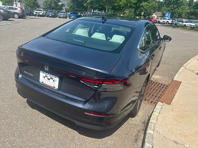 Used 2023 Honda Accord EX image 6