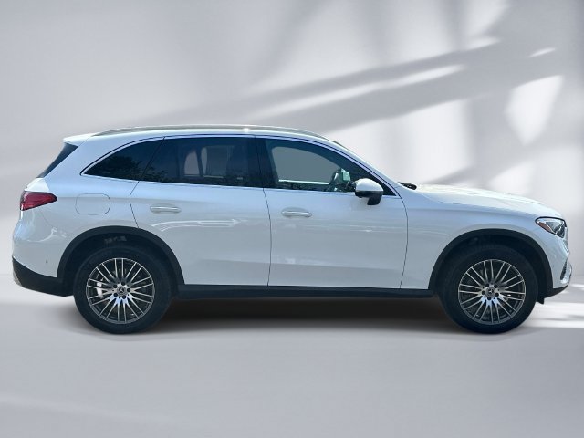 Used 2025 Mercedes-Benz GLC 300 4MATIC image 5