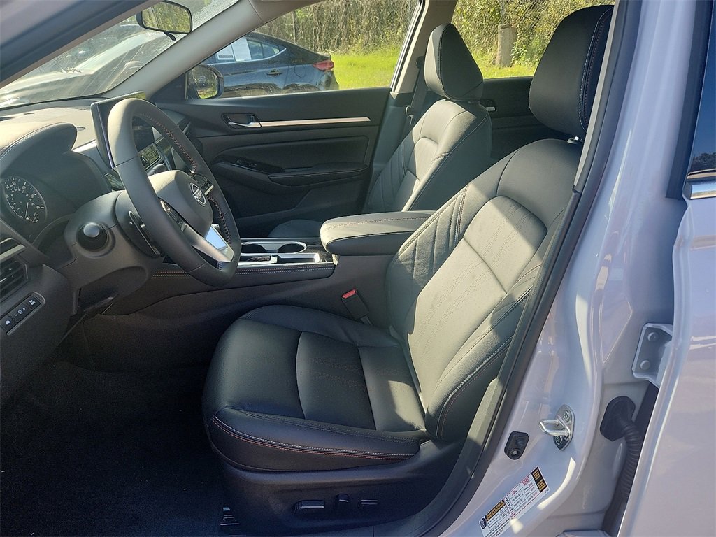 New 2025 Nissan Altima 2.5 SR w/ SR Premium Package image 6