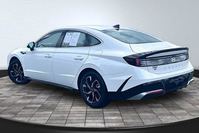 Used 2025 Hyundai Sonata SEL FWD image 2