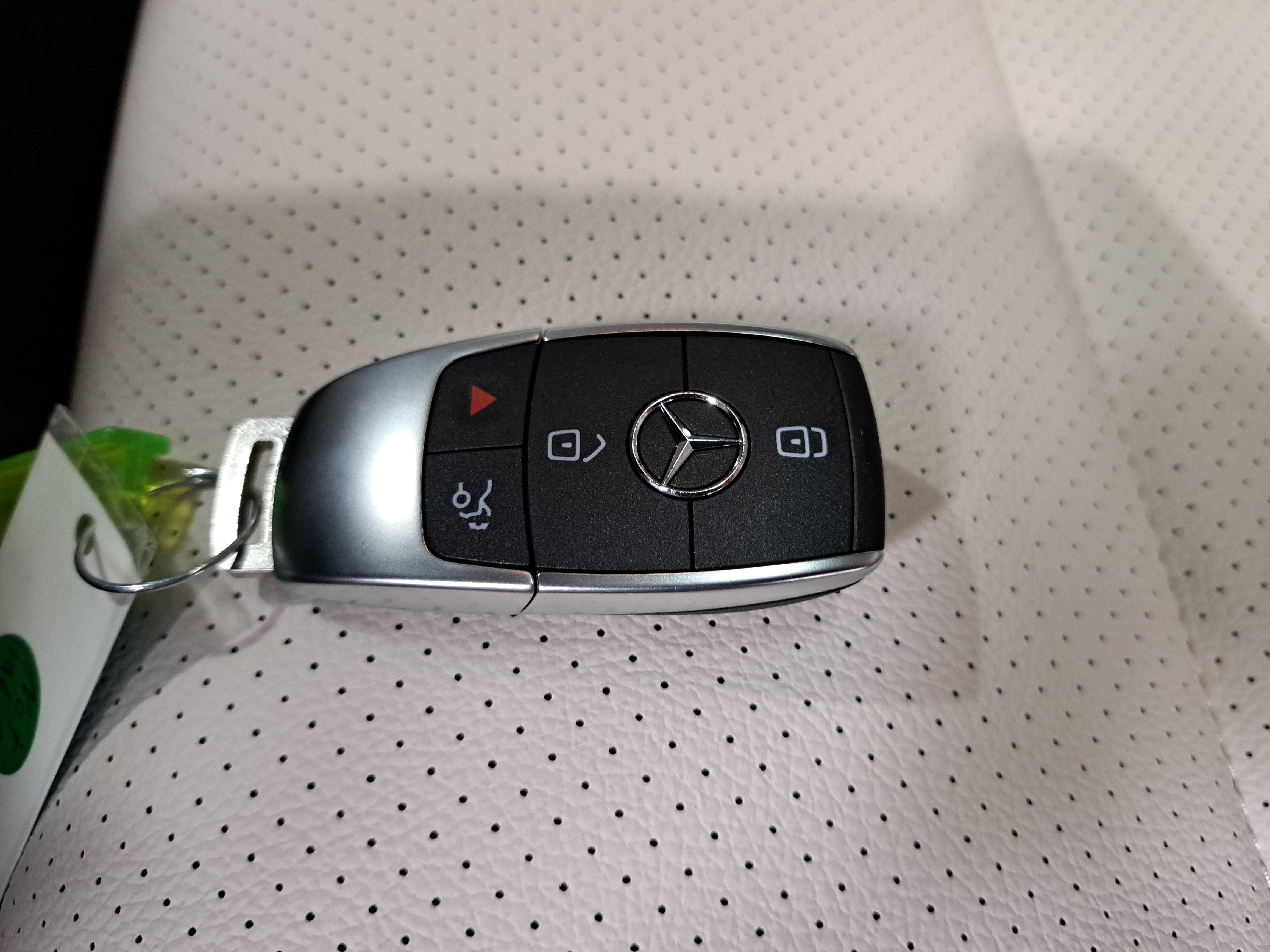 New 2026 Mercedes-Benz GLS 450 4MATIC image 38