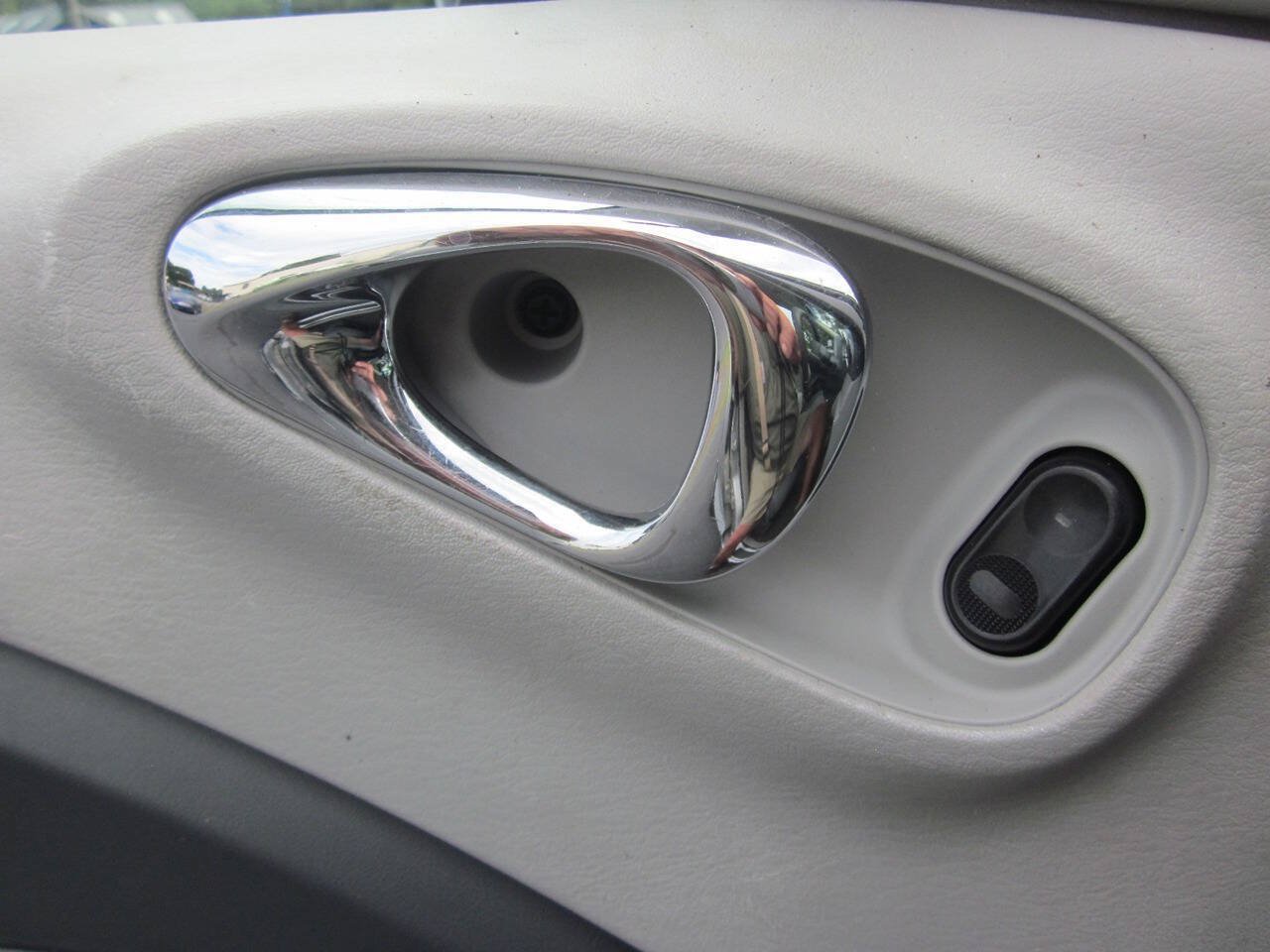 Used 2008 Chrysler PT Cruiser FWD image 25