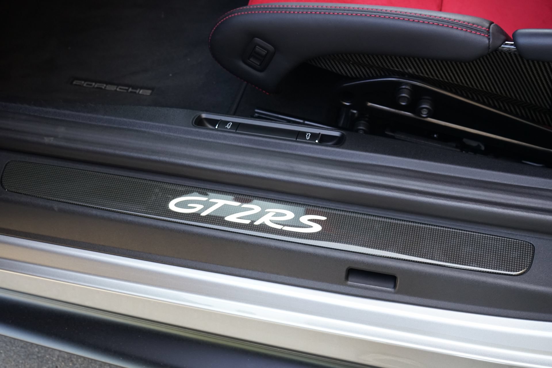 Used 2018 Porsche 911 GT2 RS RWD image 39
