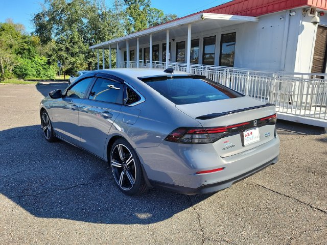 Used 2024 Honda Accord Sport image 3