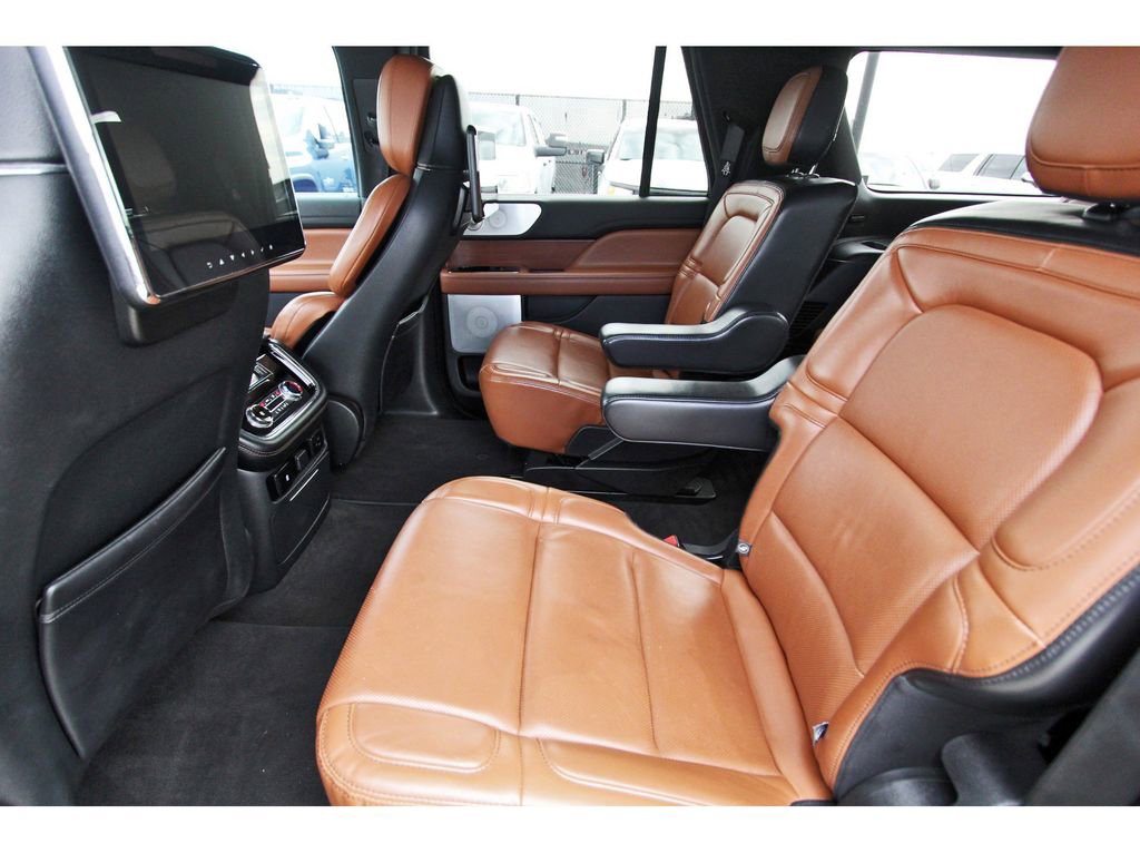 Used 2020 Lincoln Navigator L Reserve w/ Luxury Package image 7