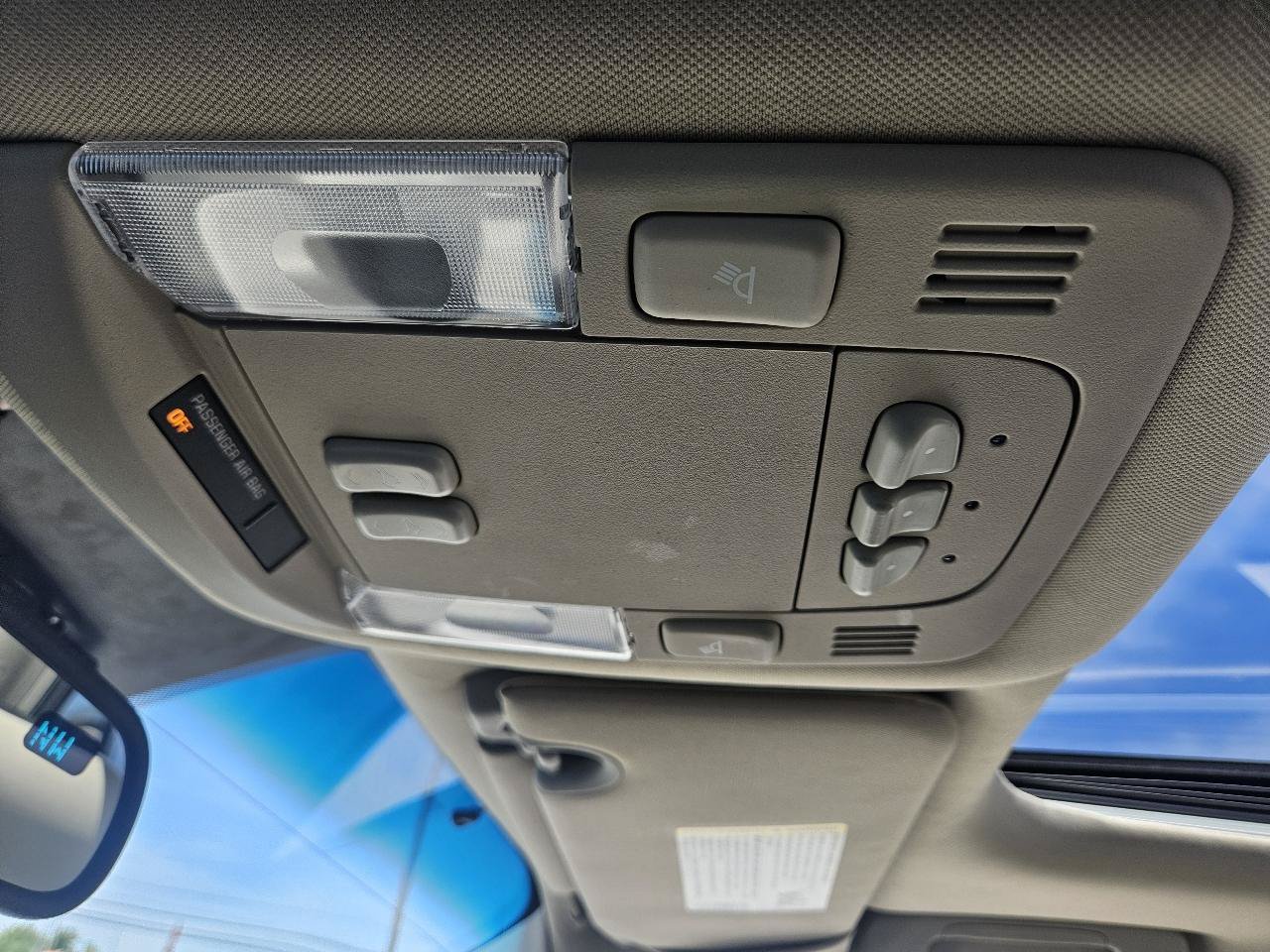 Used 2009 Cadillac DTS w/ Sun And Sound Package FWD image 26