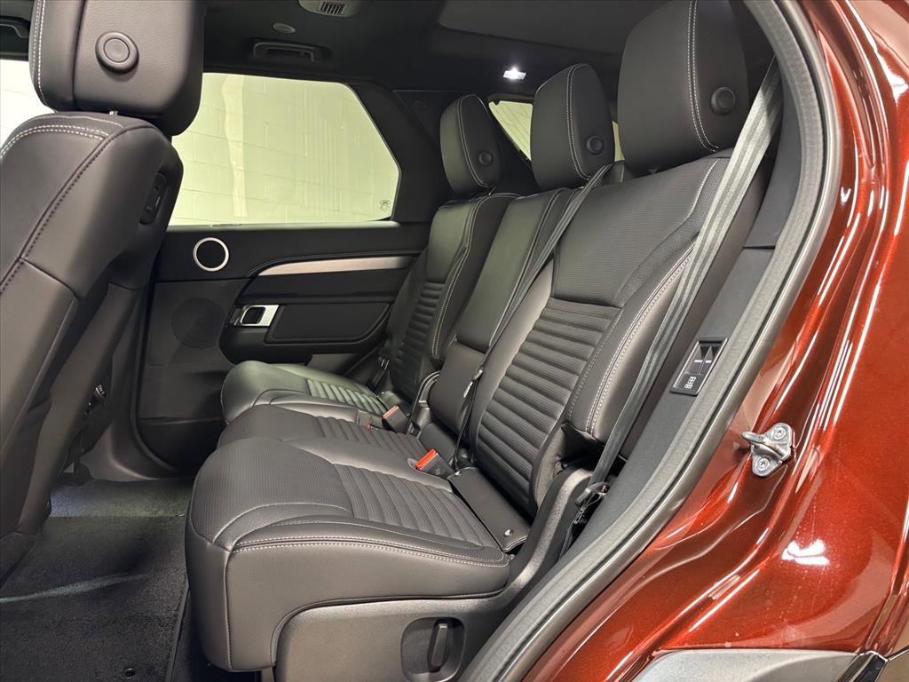 New 2026 Land Rover Discovery Limited Edition AWD/4WD image 31