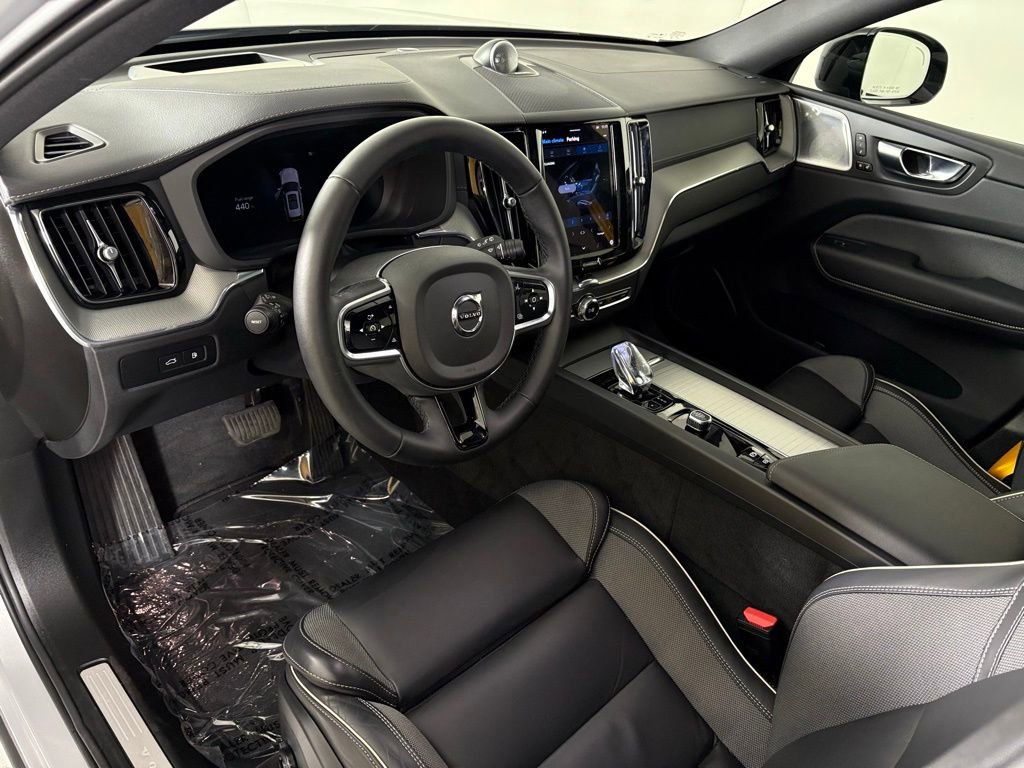 Used 2025 Volvo XC60 T8 Polestar image 17
