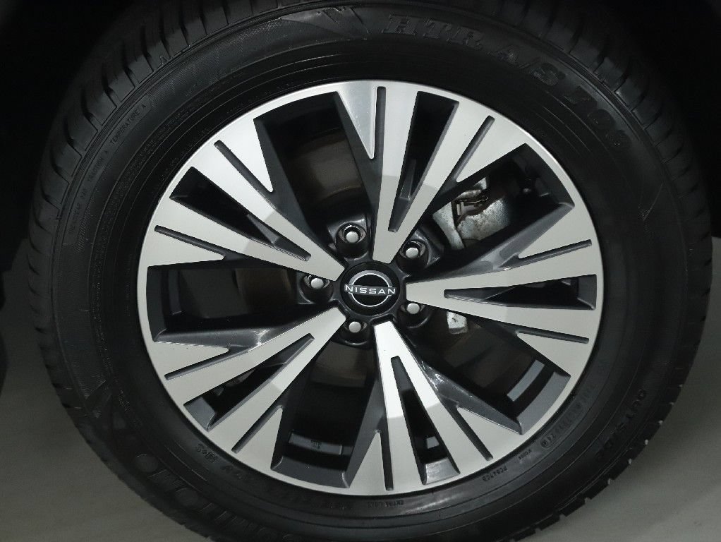Used 2023 Nissan Rogue SV AWD/4WD image 10