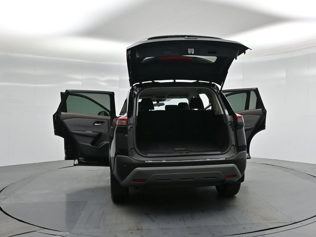 Used 2021 Nissan Rogue SV image 32