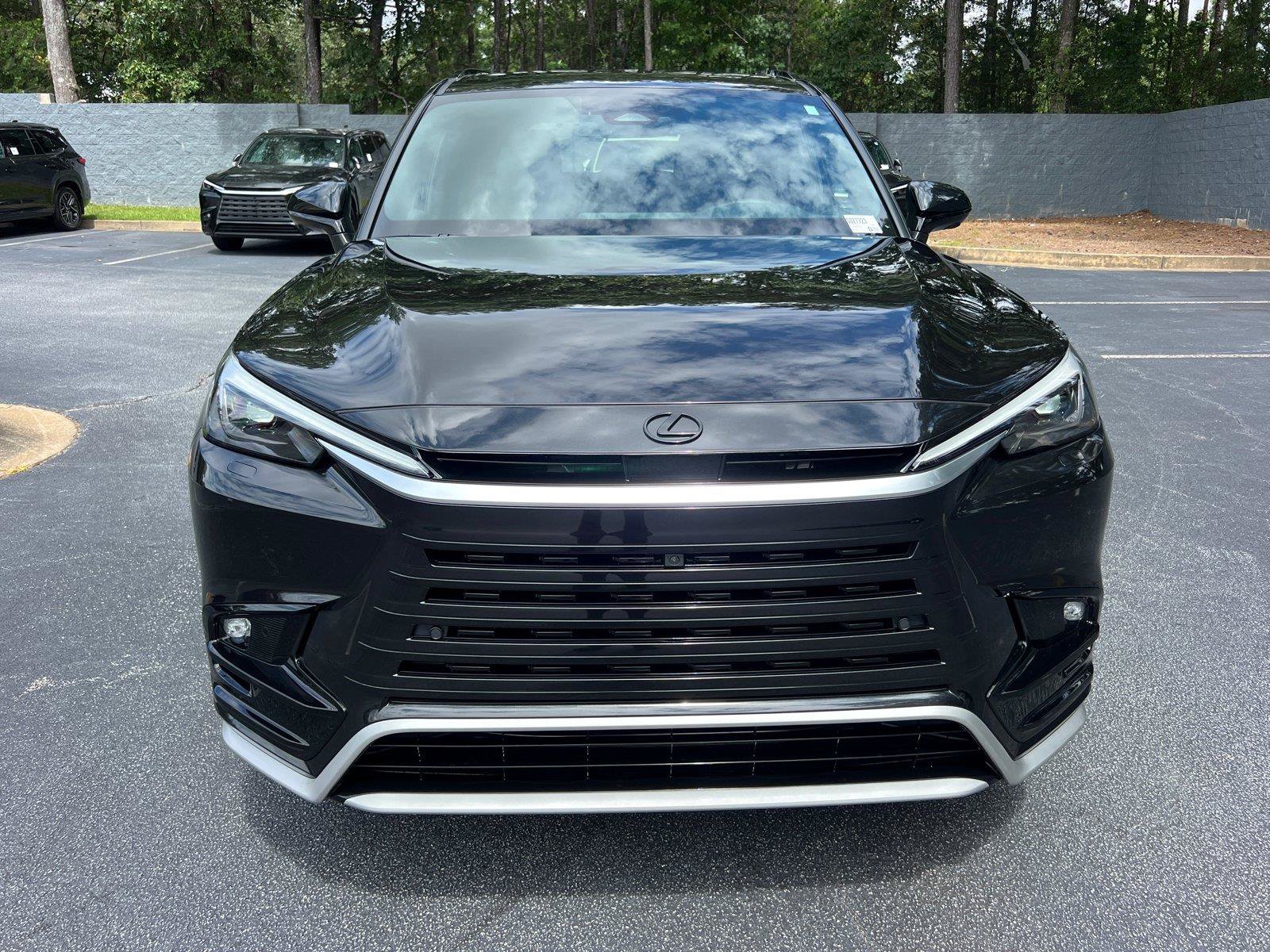 New 2026 Lexus TX 500h AWD image 2