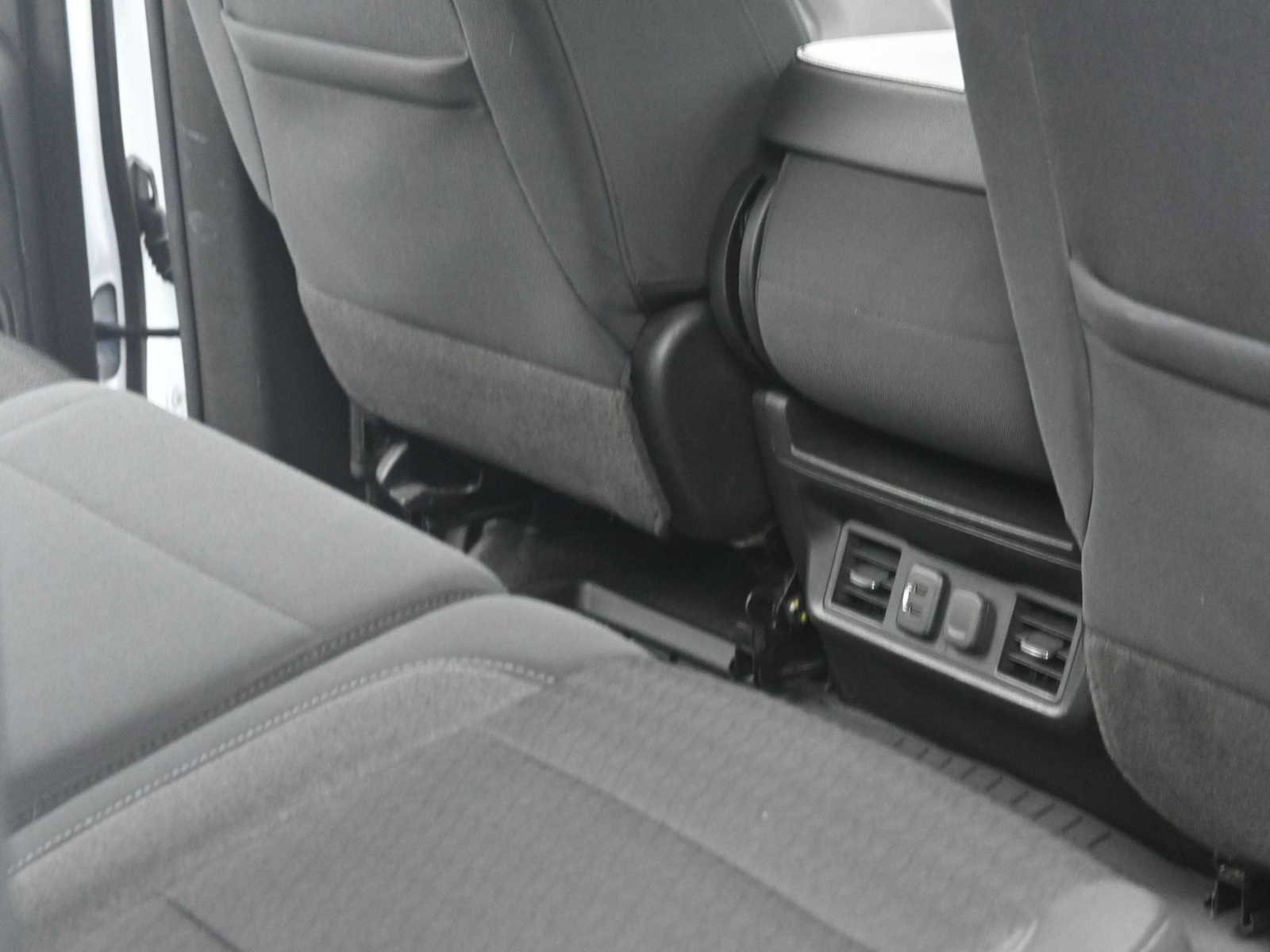 Used 2021 Chevrolet Silverado 1500 LT w/ Bed Protection Package AWD/4WD image 10
