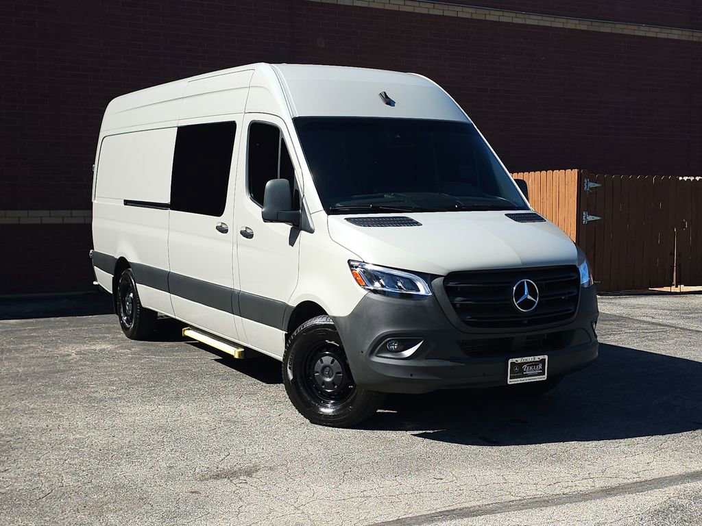 Used 2023 Mercedes-Benz Sprinter 2500 image 1