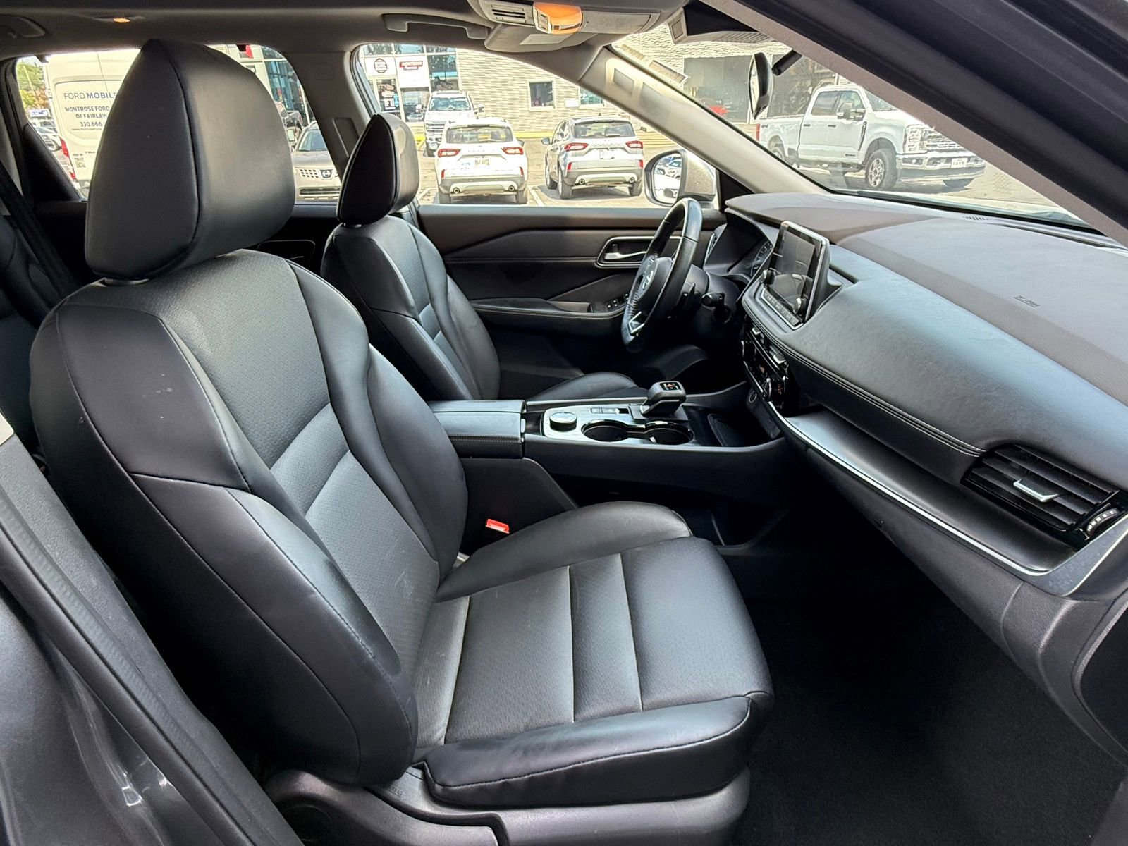 Used 2021 Nissan Rogue SV w/ Premium Package AWD/4WD image 17