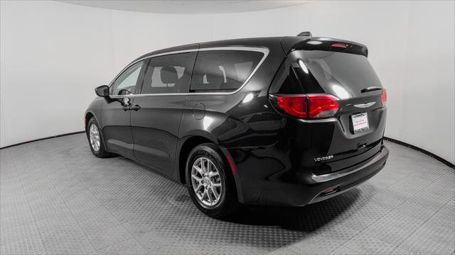 Used 2023 Chrysler Voyager LX FWD image 4