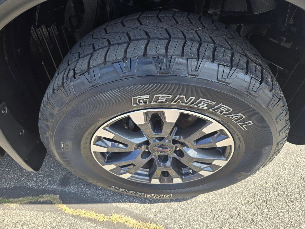 Used 2020 Nissan Titan PRO-4X w/ Pro-4x Utility Package image 31