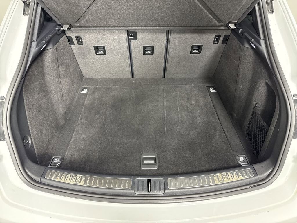 Certified 2023 Porsche Macan Turbo image 21