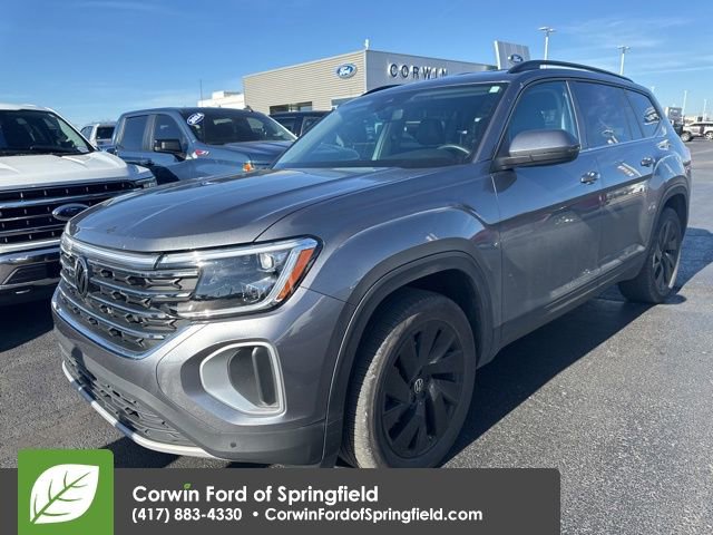 Used 2024 Volkswagen Atlas SE image 3