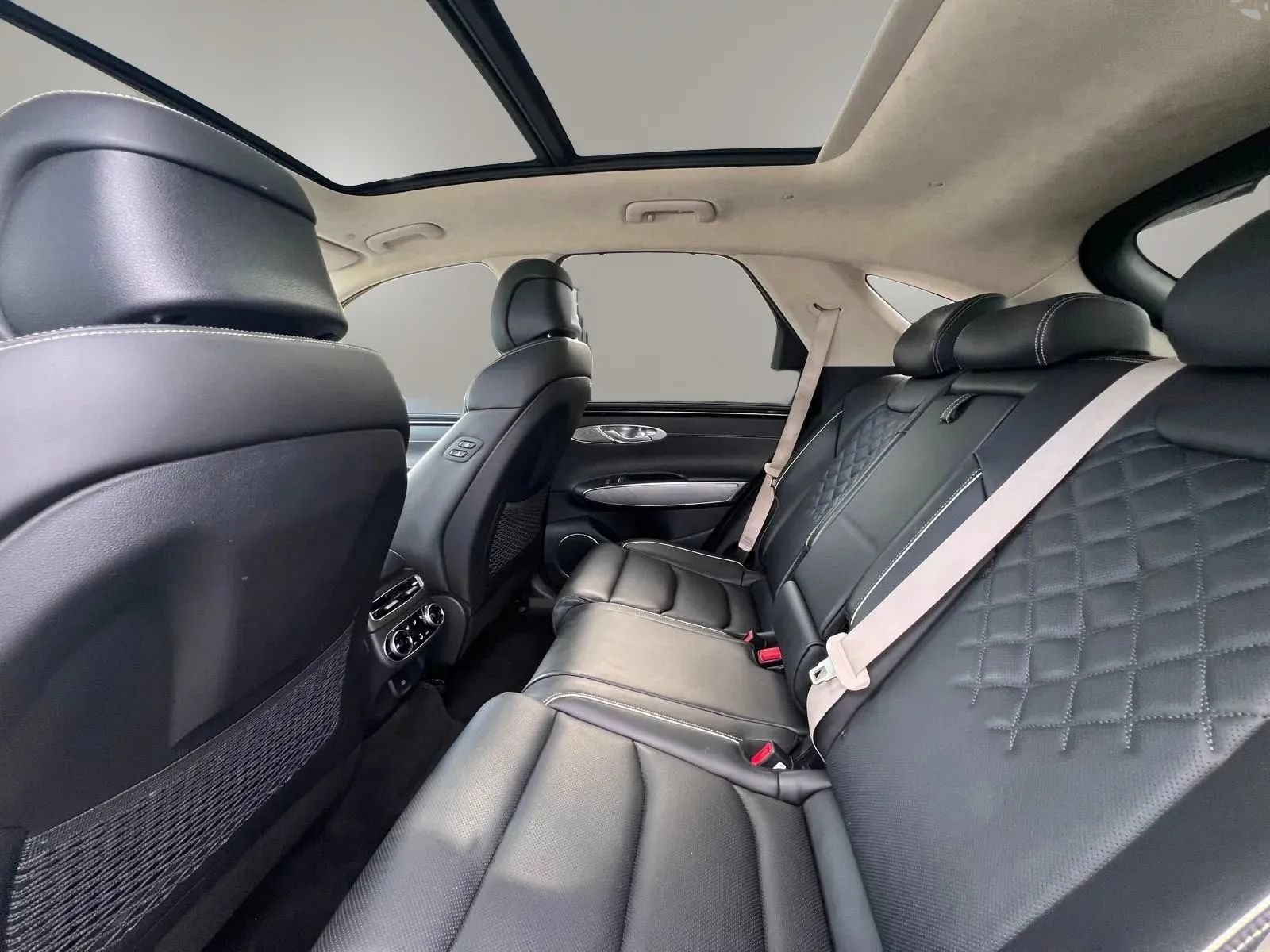 Used 2023 Genesis Electrified GV70 w/ Prestige Package AWD/4WD image 15