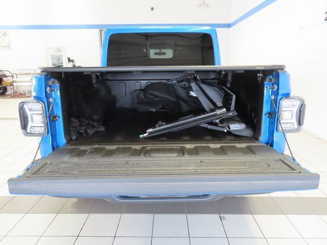 Used 2025 Jeep Gladiator Sport image 32