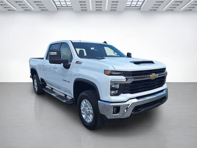 Used 2026 Chevrolet Silverado 2500 LT AWD/4WD image 2