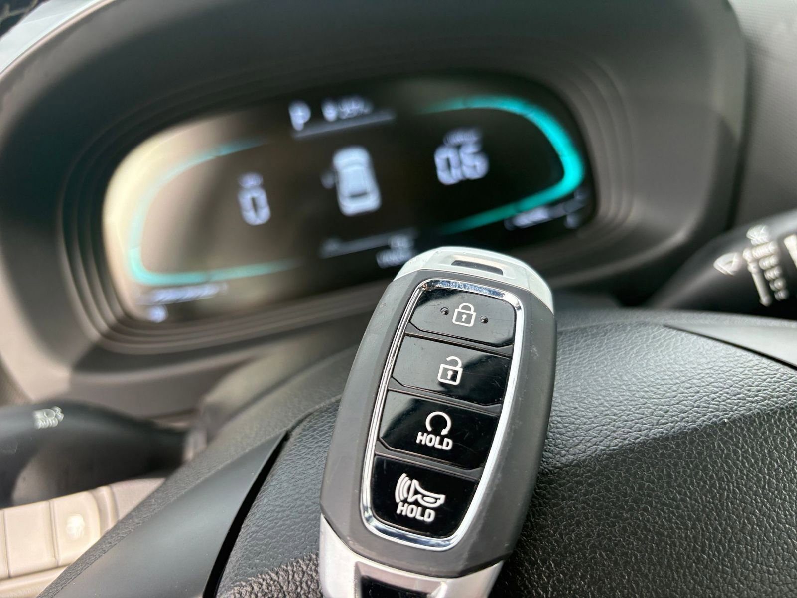 Used 2025 Hyundai Venue SEL image 23