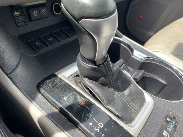 Used 2017 Toyota Highlander Limited FWD image 25