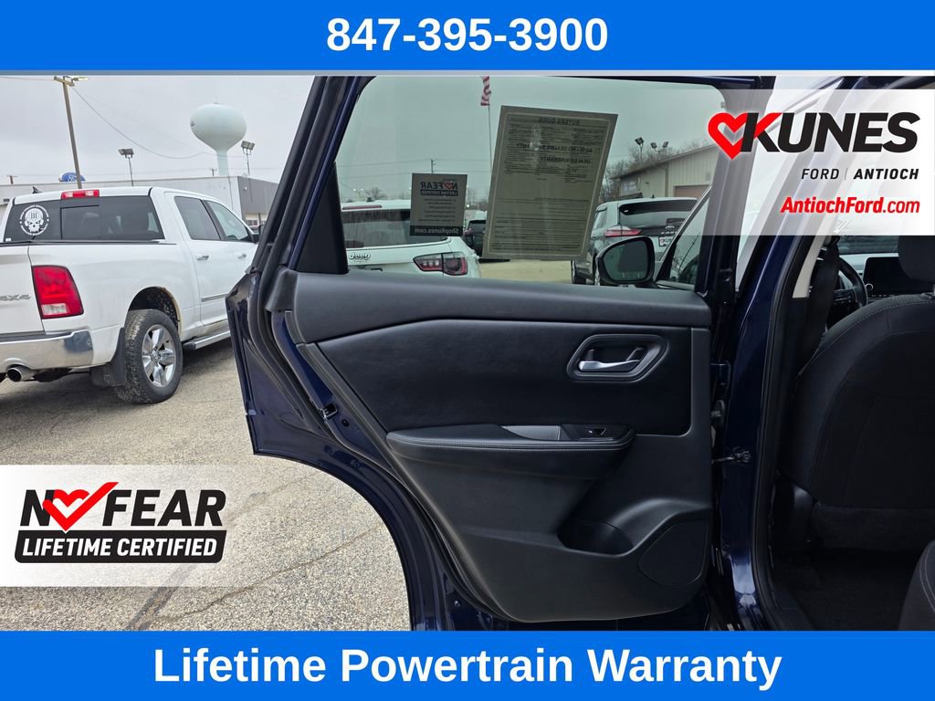 Used 2025 Nissan Rogue SV image 19