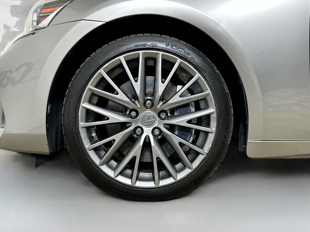 Used 2017 Lexus IS 200t RWD image 37
