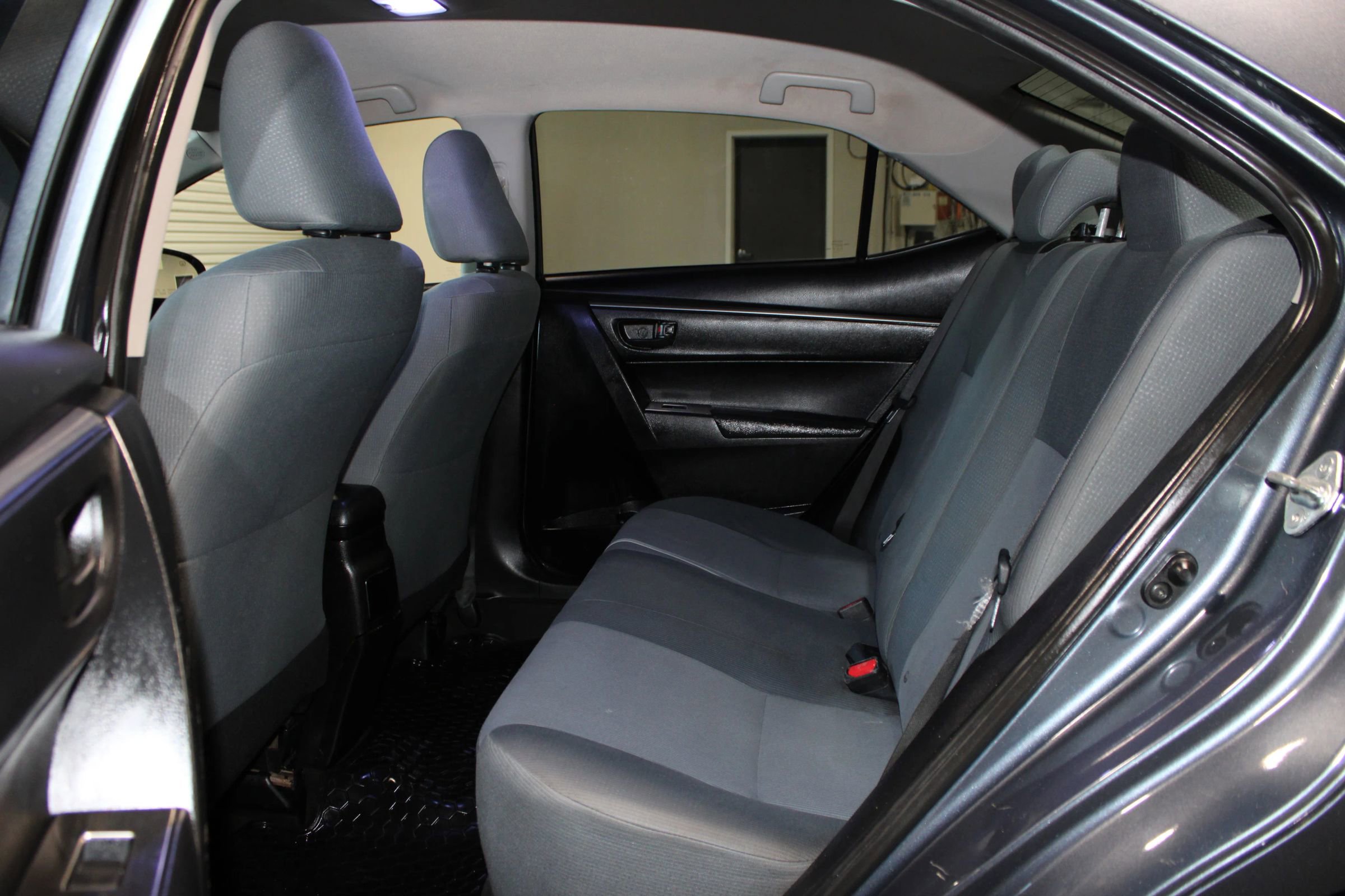 Used 2015 Toyota Corolla L FWD image 21