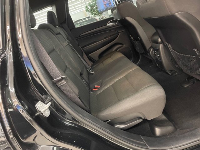 Used 2021 Jeep Grand Cherokee Laredo image 12