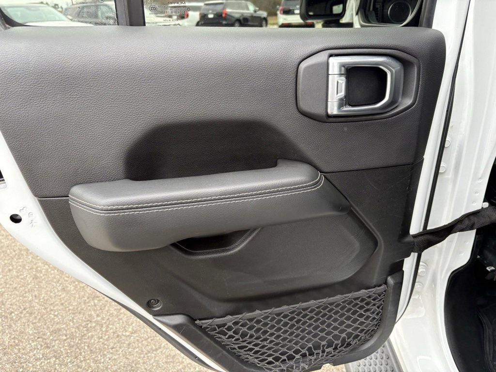 Used 2021 Jeep Wrangler Unlimited Sahara image 21