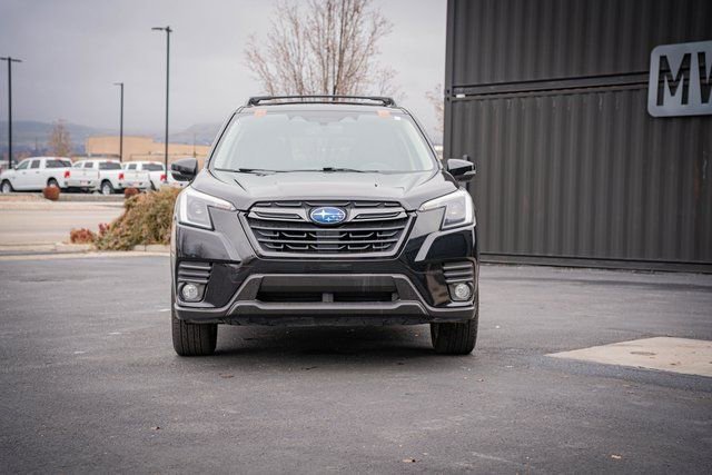 Used 2022 Subaru Forester Limited image 3
