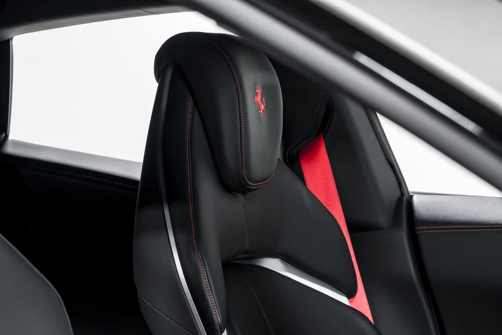 Used 2024 Ferrari Purosangue AWD/4WD image 34
