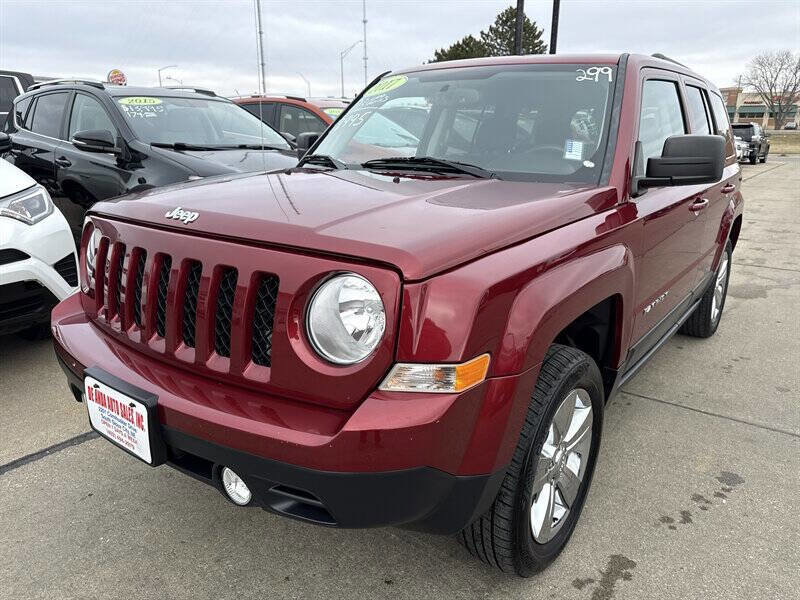 Used 2017 Jeep Patriot Latitude image 1