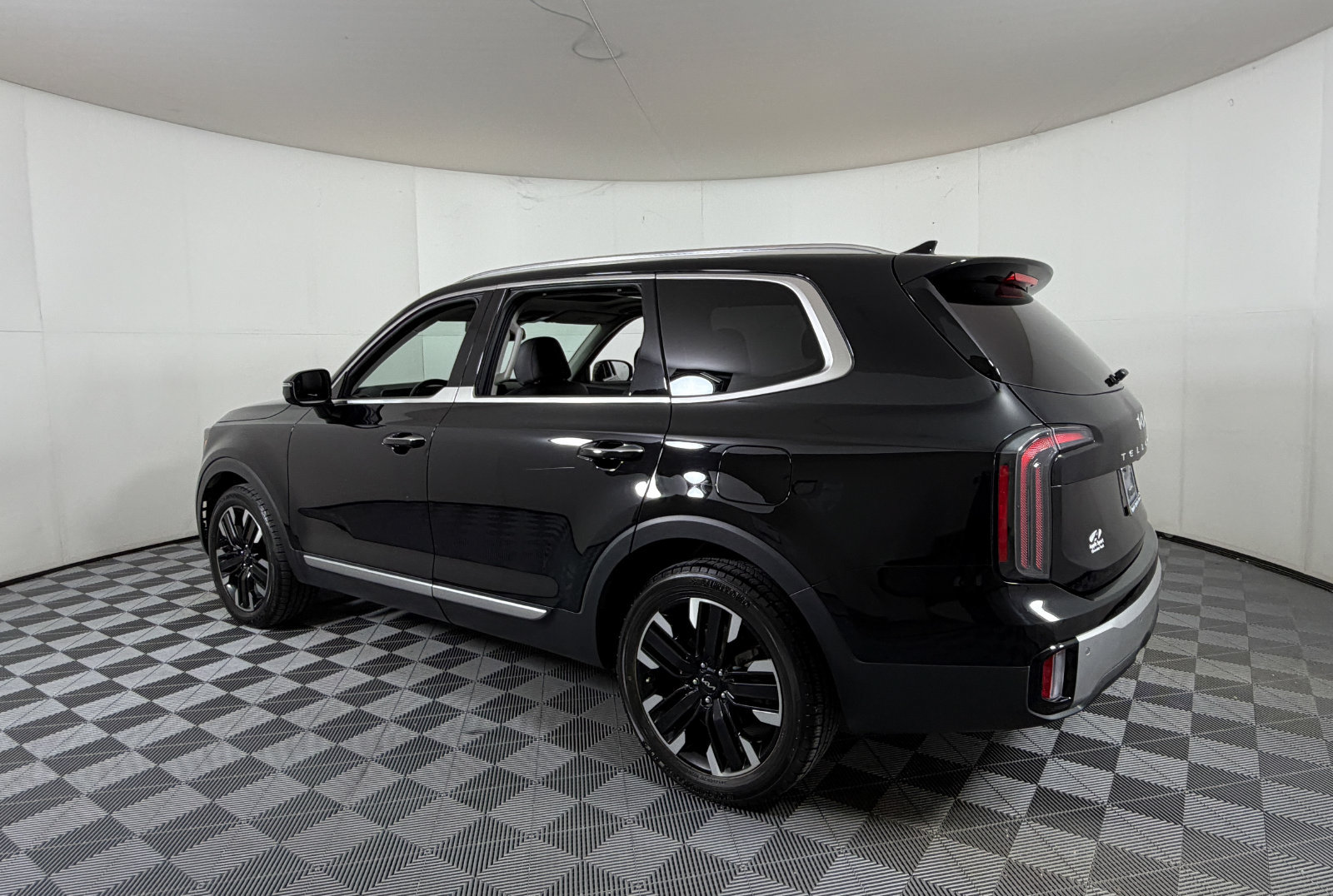Used 2023 Kia Telluride SX FWD image 3