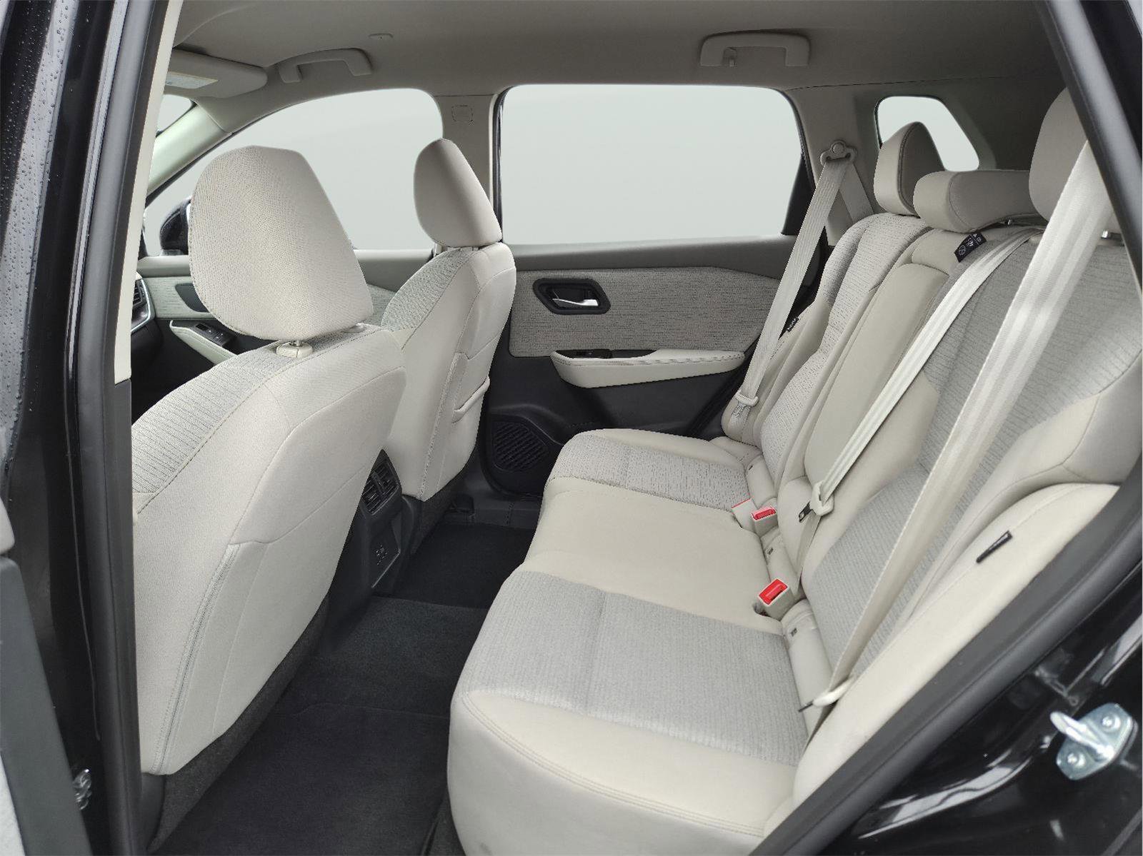 Used 2023 Nissan Rogue SV image 14