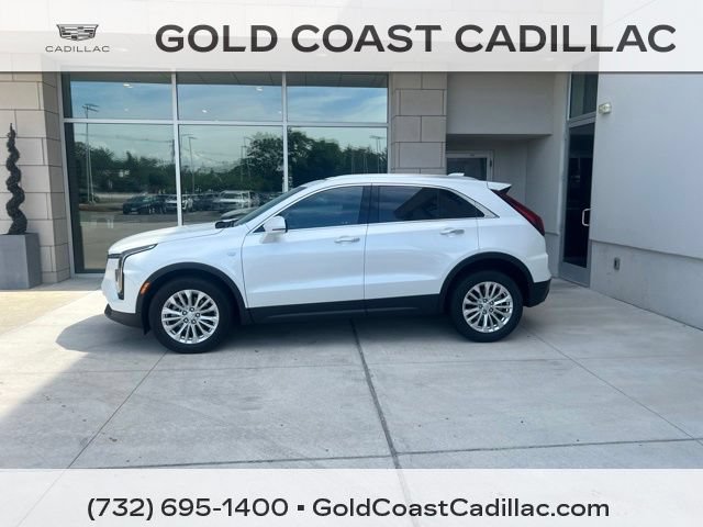 Certified 2024 Cadillac XT4 Luxury w/ Cold Weather Package AWD/4WD image 2