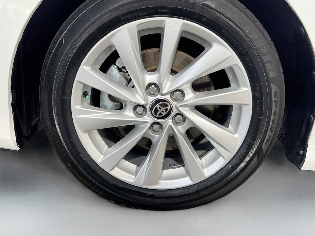 Used 2024 Toyota Camry LE FWD image 7