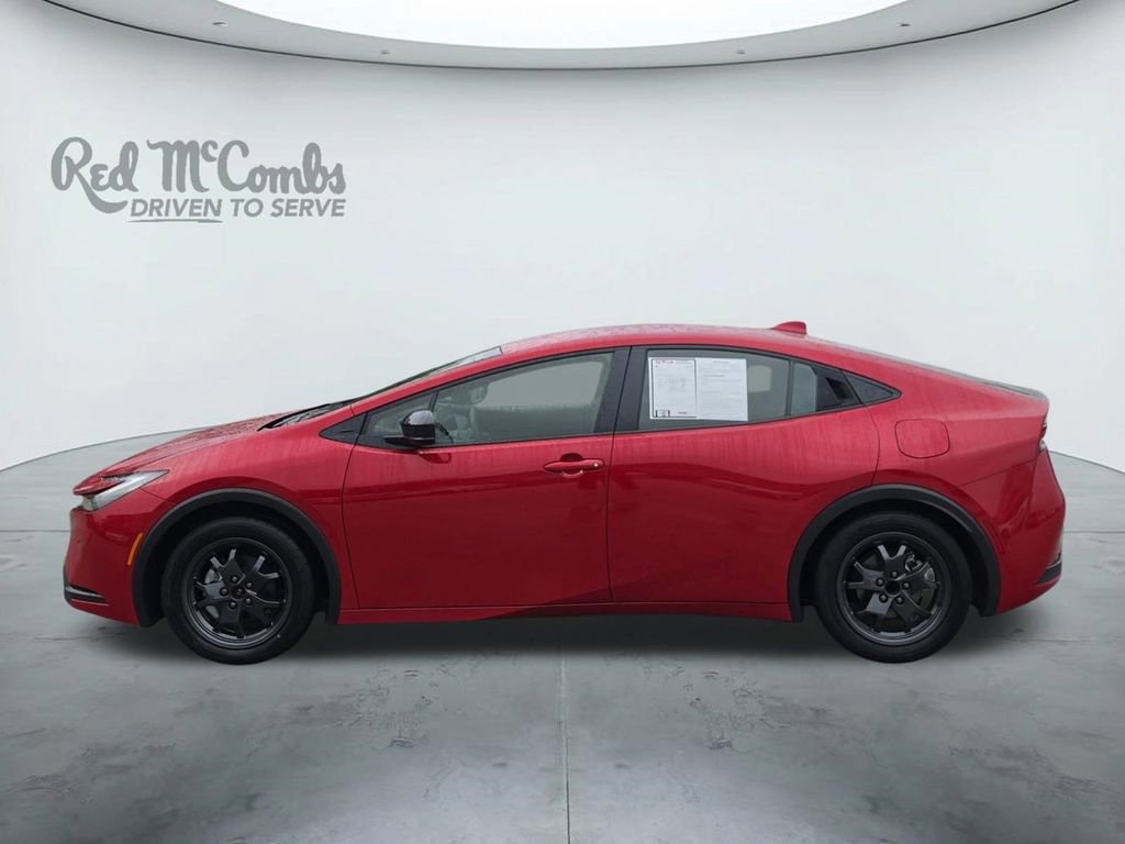 Used 2025 Toyota Prius LE FWD image 2