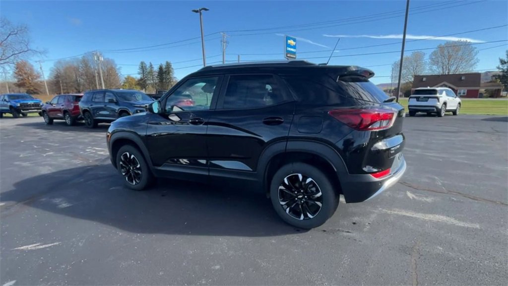 Certified 2022 Chevrolet TrailBlazer LT w/ Driver Confidence Package image 6