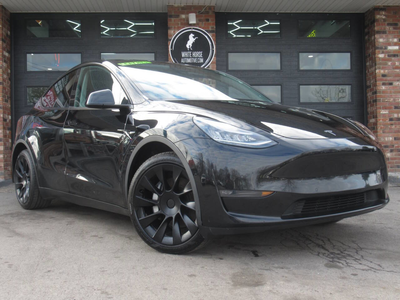 Used 2020 Tesla Model Y Long Range image 2