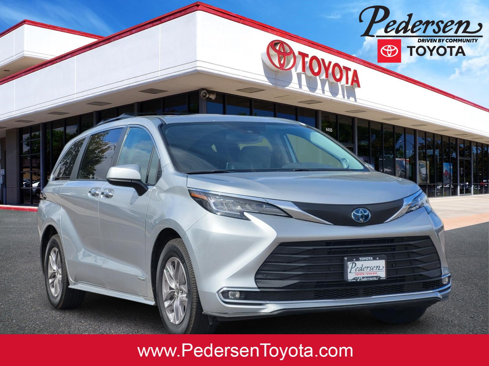 Used 2021 Toyota Sienna XLE w/ XLE Plus Package AWD/4WD image 1
