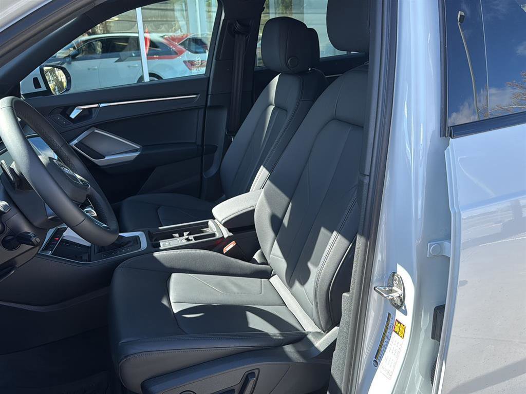 Used 2025 Audi Q3 2.0T Premium w/ Convenience Plus Package image 12