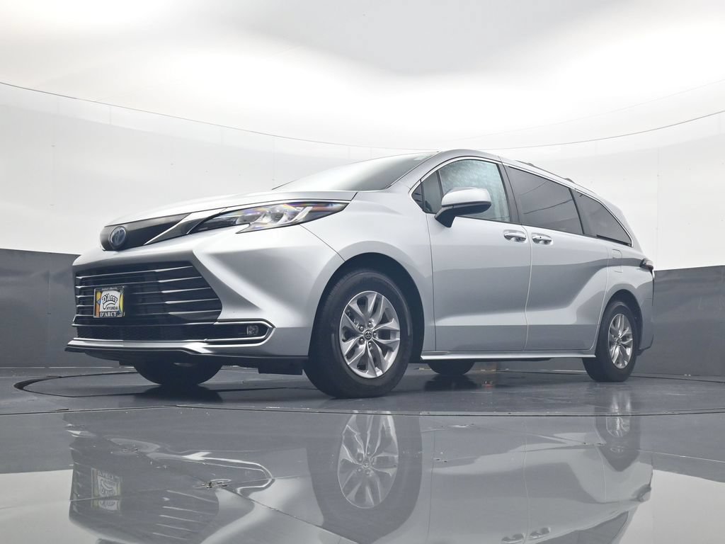 Used 2022 Toyota Sienna XLE w/ XLE Plus Package AWD/4WD image 23