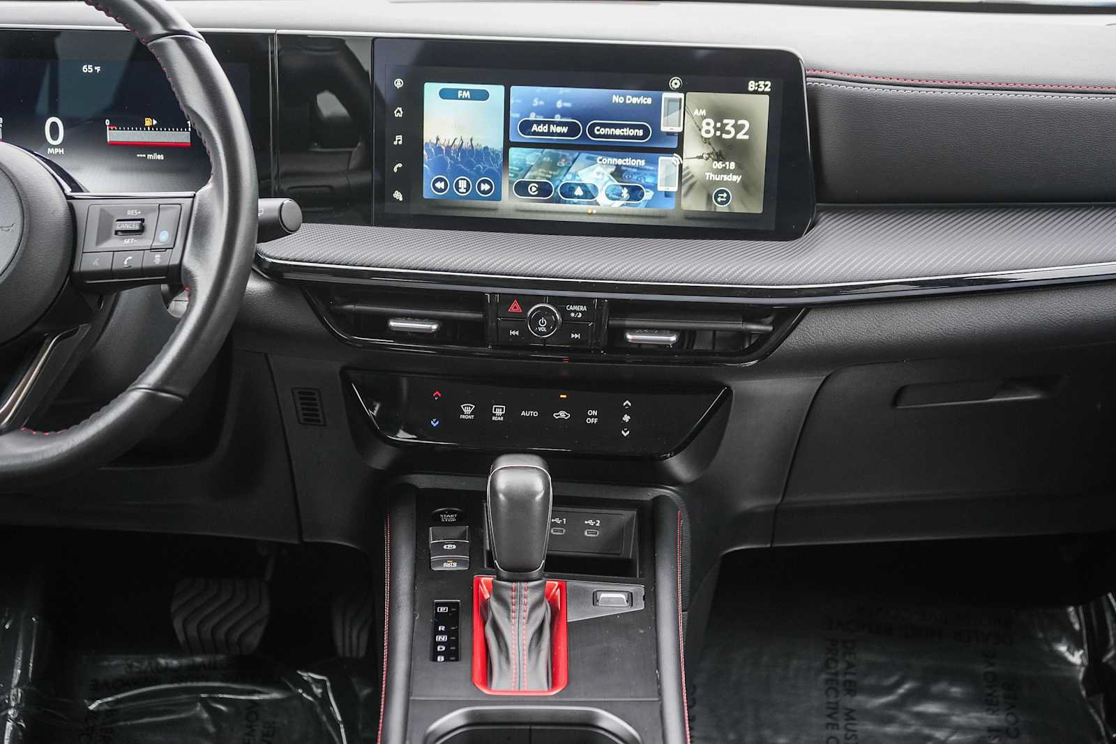 Used 2025 Nissan Kicks SR FWD image 13