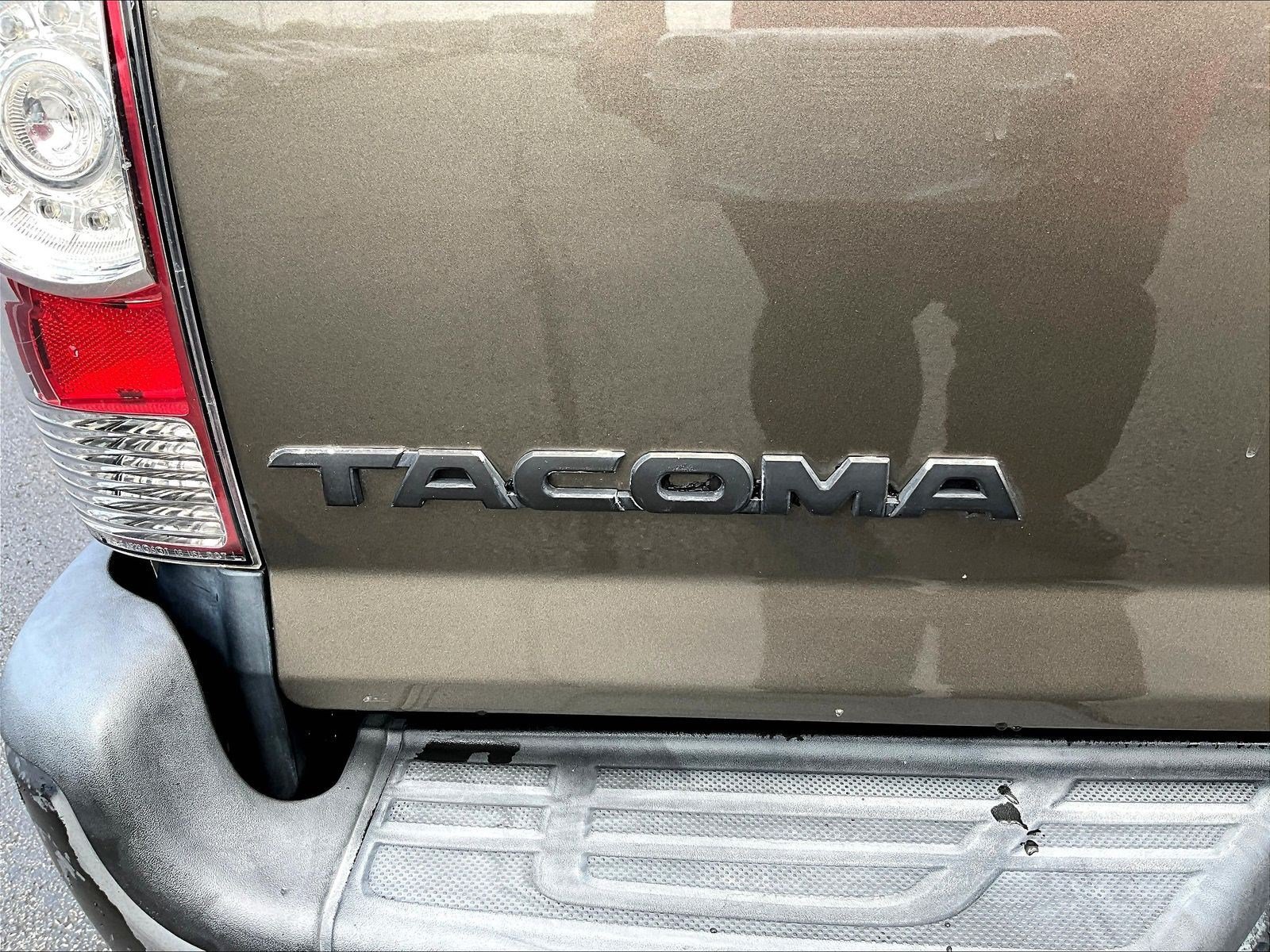 Used 2015 Toyota Tacoma PreRunner w/ SR5 Package RWD image 24